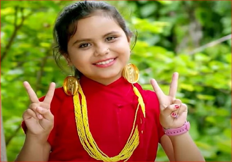 सोल्टी बजारमा’ लाइभ दोहोरी विवादमा परेपछि कमला घिमिरेले मागिन् माफी 